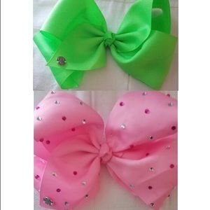 Two large Jojo Siwa bows